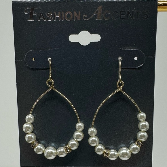 Gold Tone  Dangling Earrings with Faux Pearl - Picture 4 of 4